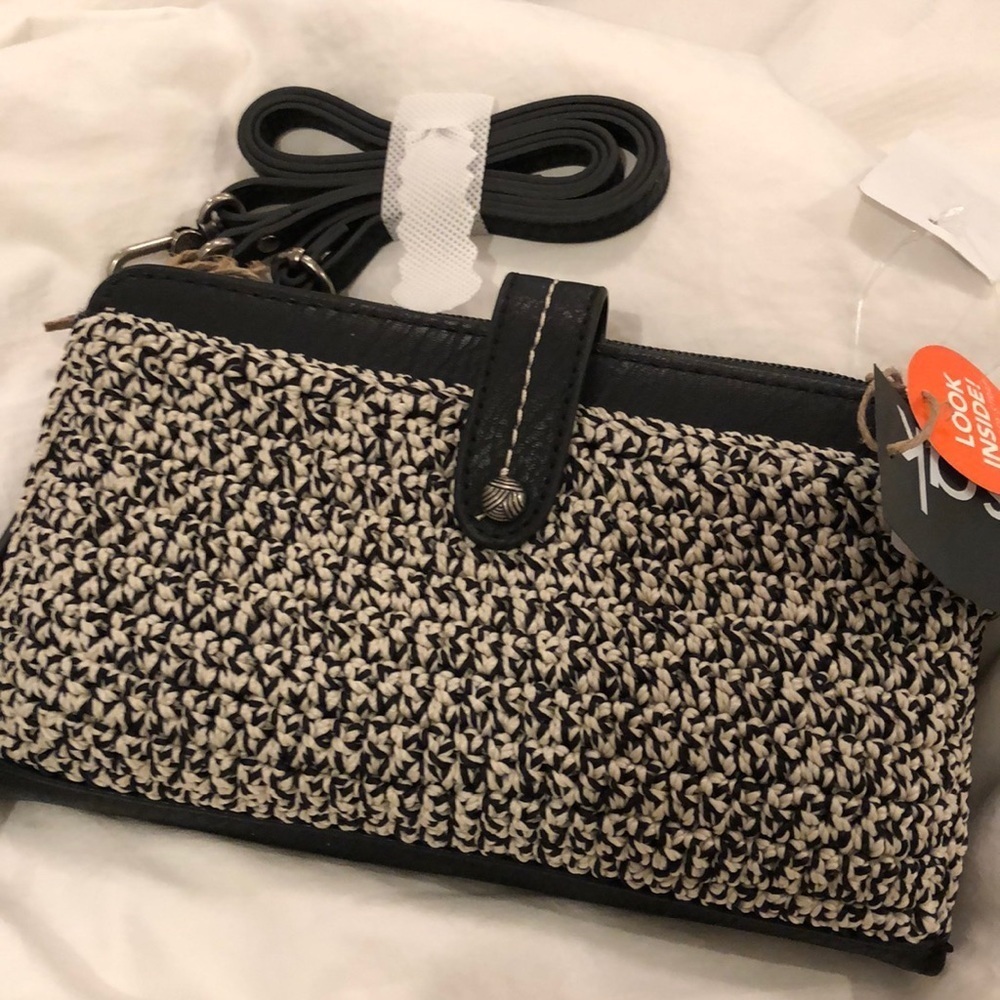 THE SAK HAND CROCHETED LARGE SMARTPHONE CROSSBODY/WRISTLET in Black & White NWT